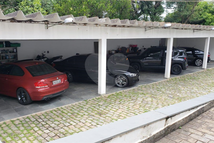 Casa à venda com 4 quartos, sendo 2 suítes, em Horto, São Paulo, SP