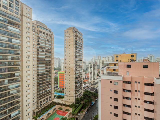 Apartamento à venda com 4 quartos, sendo 3 suítes,  em Brooklin, São Paulo, SP