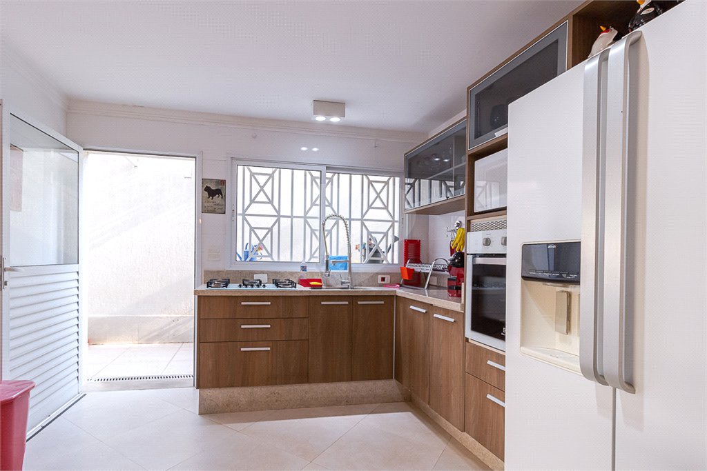 Casa à venda com 3 quartos, sendo 1 suíte, em Alto da Boa Vista, São Paulo, SP