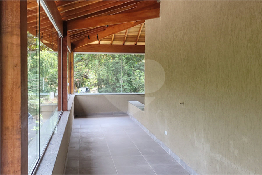 Casa à venda ou para alugar com 3 suítes no condomínio Sausalito, Mairiporã - SP