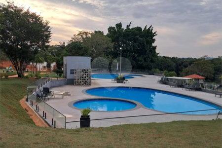 Casa à venda com 3 quartos, sendo 1 suíte,  no condomínio Helena Maria, Sorocaba - SP