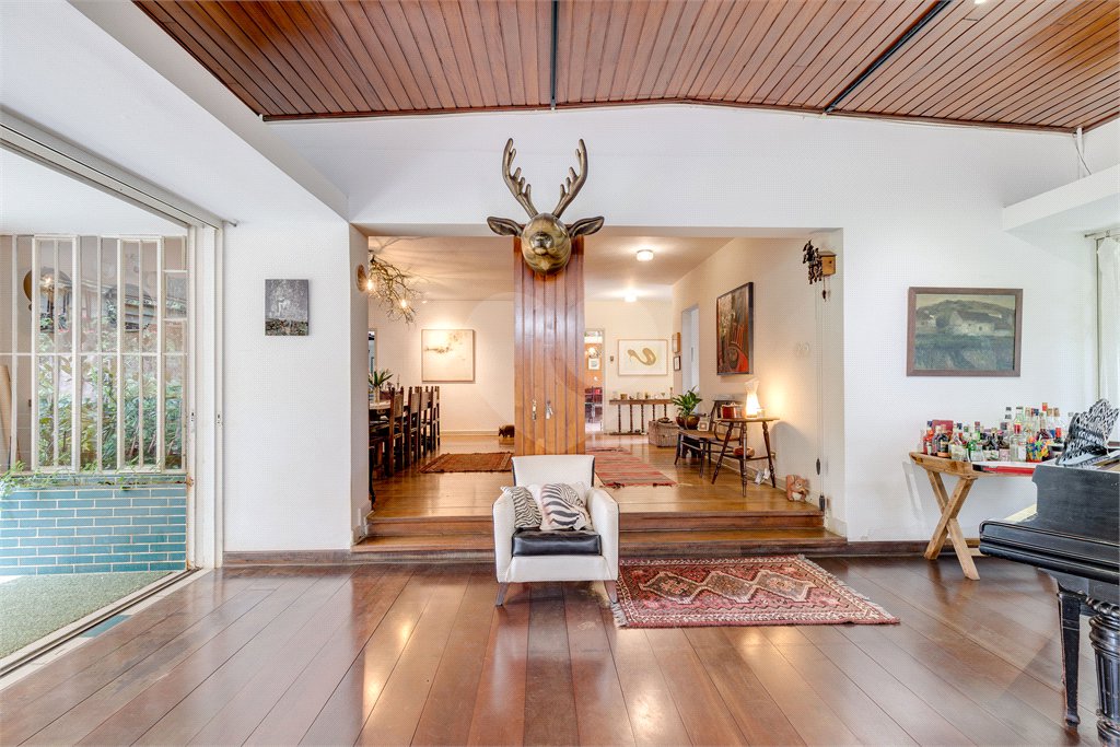 Casa Térrea à venda ou para alugar com 5 quartos, sendo 2 suítes,  em Jardim Prudência, São Paulo, SP