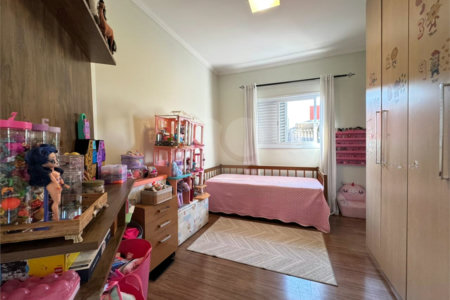 Casa à venda com 3 suítes no condomínio Terras de São Francisco, Vinhedo - SP