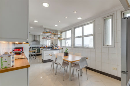 Apartamento à venda com 4 suítes em Jardim Marajoara, São Paulo, SP