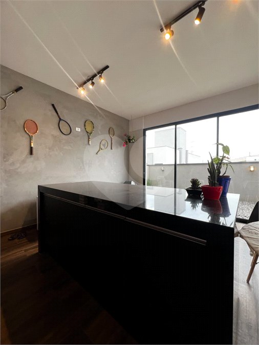 Casa à venda com 4 quartos, sendo 3 suítes, no condomínio Mosaico Essence, Mogi das Cruzes - SP