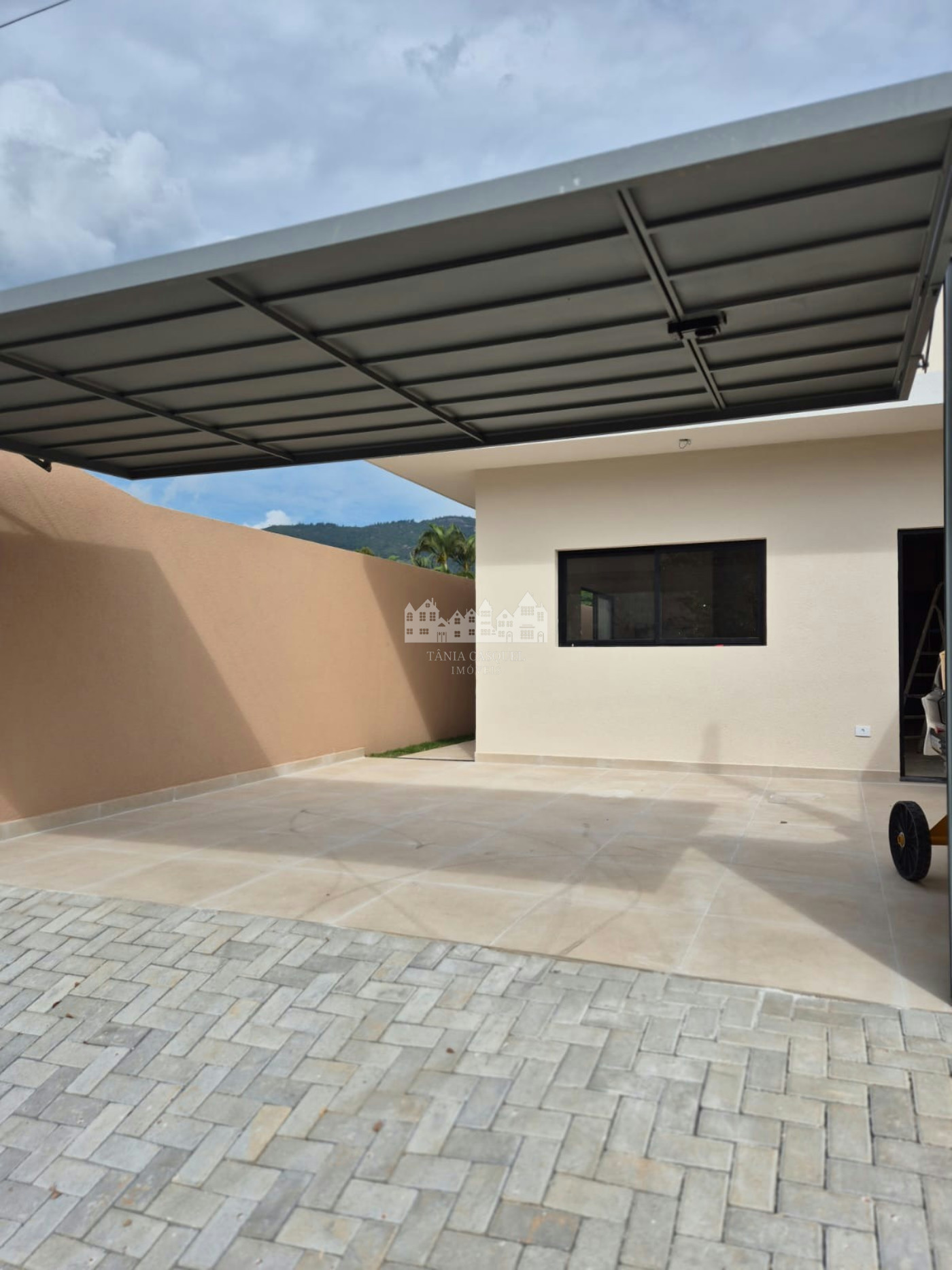 Casa à venda com 3 suítes em Vila Petrópolis, Atibaia, SP