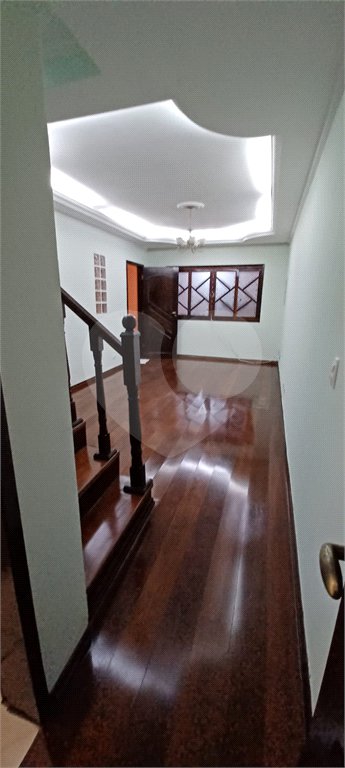 Sobrado à venda com 3 quartos, sendo 1 suíte, em Parque Renato Maia, Guarulhos, SP