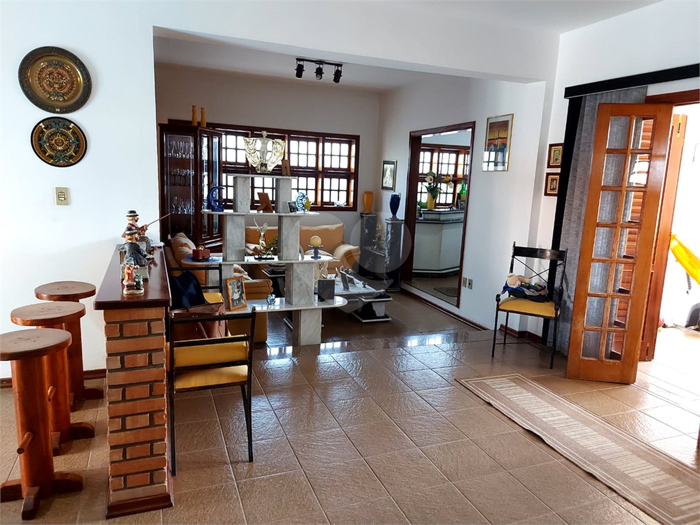 Sobrado à venda com 5 quartos, sendo 4 suítes, em Santa Rosa, Vinhedo, SP