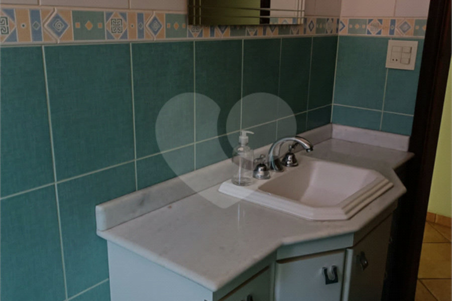 Sobrado à venda com 3 quartos, sendo 1 suíte, em Vila Paiva, São Paulo, SP