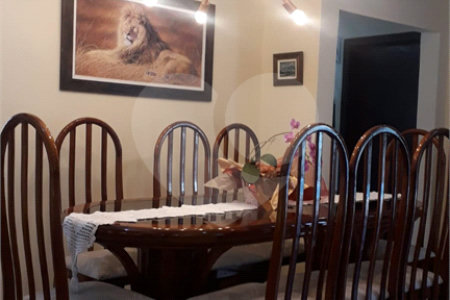 Casa à venda com 5 quartos, sendo 3 suítes,  em Vila Oliveira, Mogi das Cruzes, SP