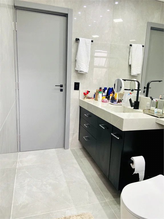Casa à venda com 3 suítes em Jardim Londrina, São Paulo, SP