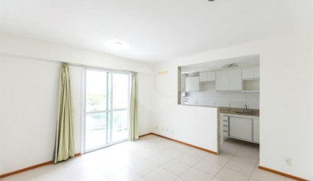 Apartamento à venda com 2 quartos, sendo 1 suíte,  em Praça da Bandeira, Rio de Janeiro, RJ