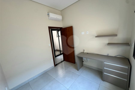 Casa à venda com 3 quartos, sendo 1 suíte, no condomínio Vila Ytu, Indaiatuba - SP