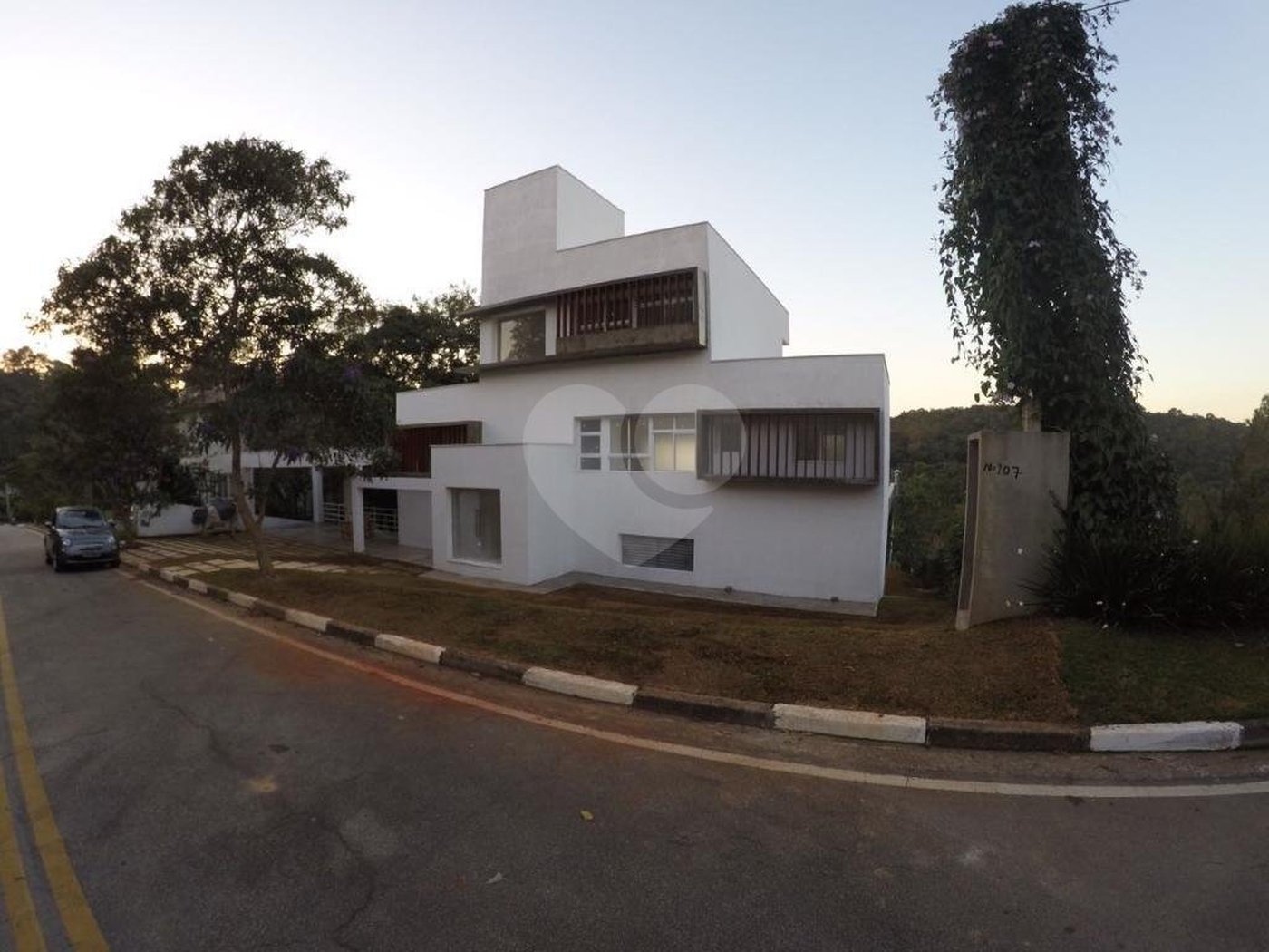 Sobrado à venda com 3 suítes em Seerra da Cantareira, Mairiporã, SP