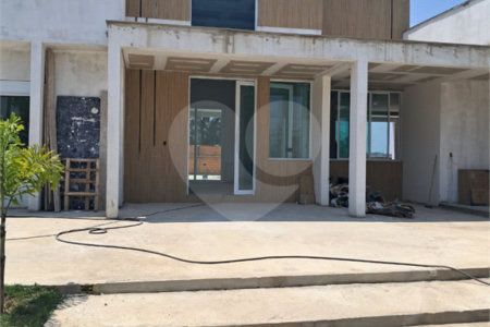 Casa à venda com 3 suítes no condomínio Terras de Mont Serrat, Salto - SP