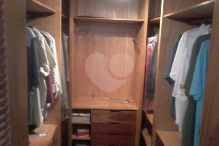 Sobrado à venda com 5 quartos, sendo 2 suítes, em Jardim Aeroporto, São Paulo, SP