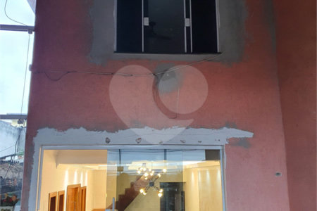 Sobrado à venda com 2 quartos, sendo 1 suíte, em Jardim Meliunas, São Paulo, SP