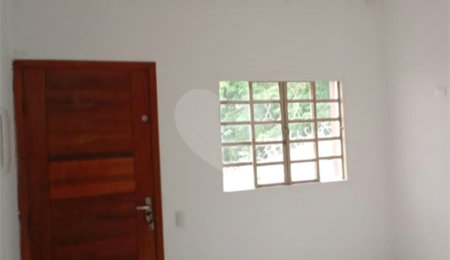 Sobrado à venda com 3 quartos, sendo 1 suíte,  em Jardim Las Vegas, Santo André, SP