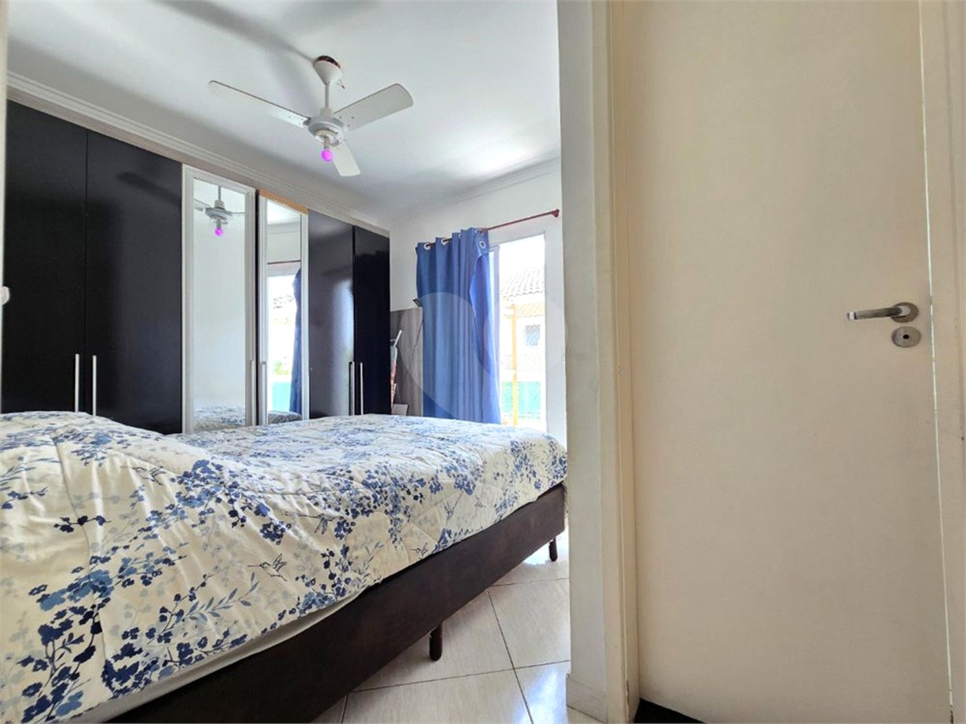 Casa à venda com 3 quartos, sendo 1 suíte, no condomínio Rafaela I, São Paulo - SP