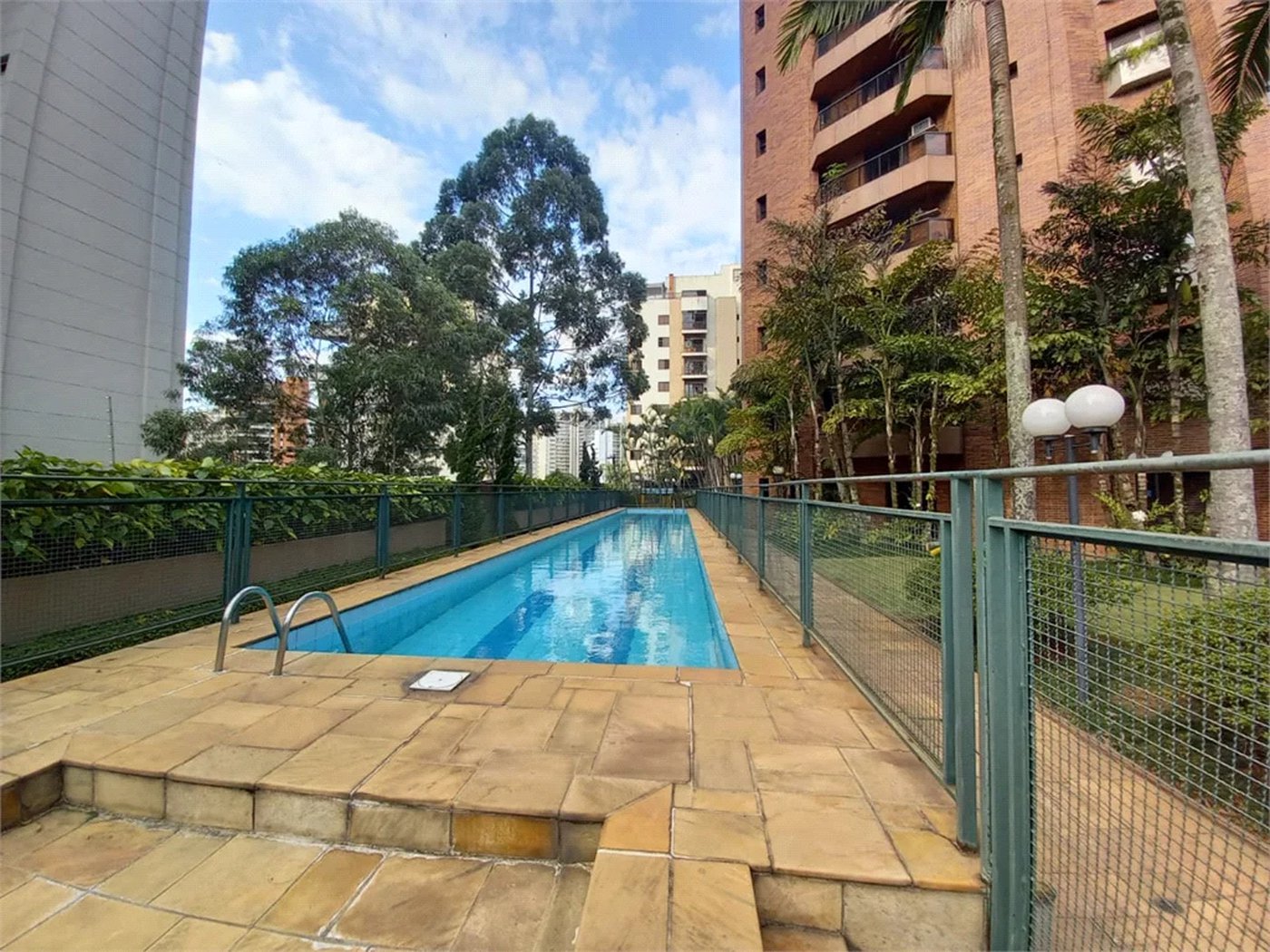 Apartamento à venda com 4 quartos, sendo 3 suítes,  em Vila Andrade, São Paulo, SP