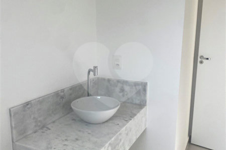 Casa à venda com 2 suítes no condomínio Vila Ilha de Creta, Valinhos - SP