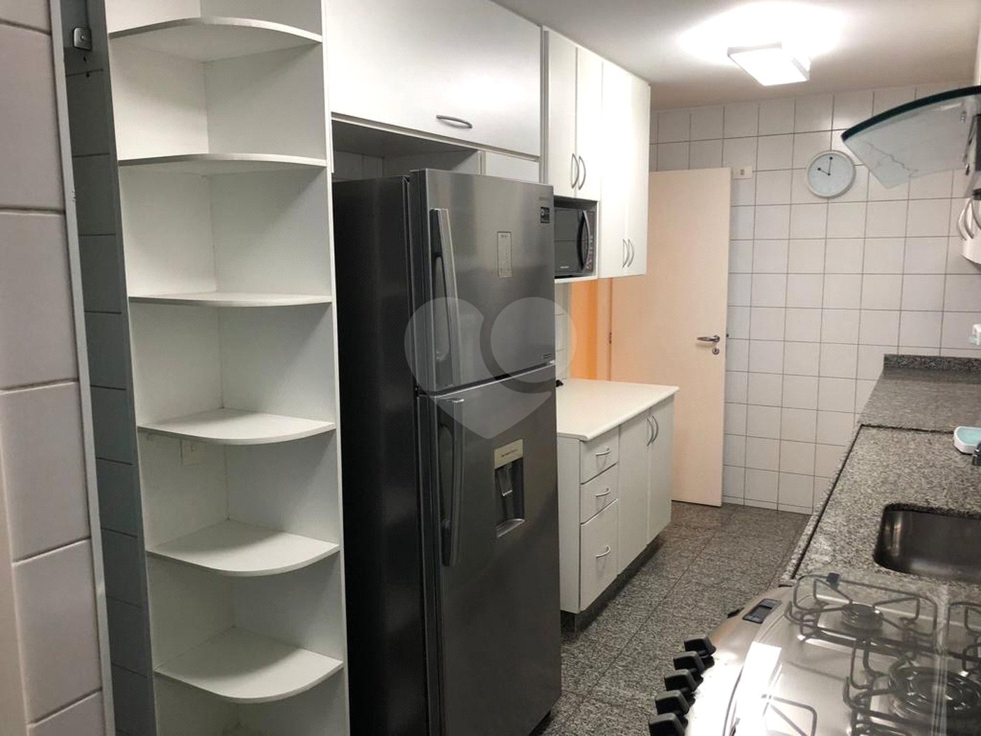 Apartamento à venda com 3 quartos, sendo 2 suítes,  em Paraíso do Morumbi, São Paulo, SP