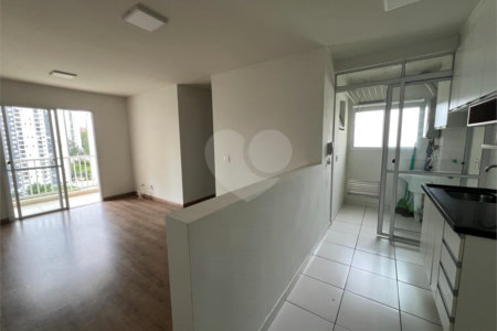 Apartamento à venda com 3 quartos, sendo 1 suíte,  em Parque Reboucas, São Paulo, SP