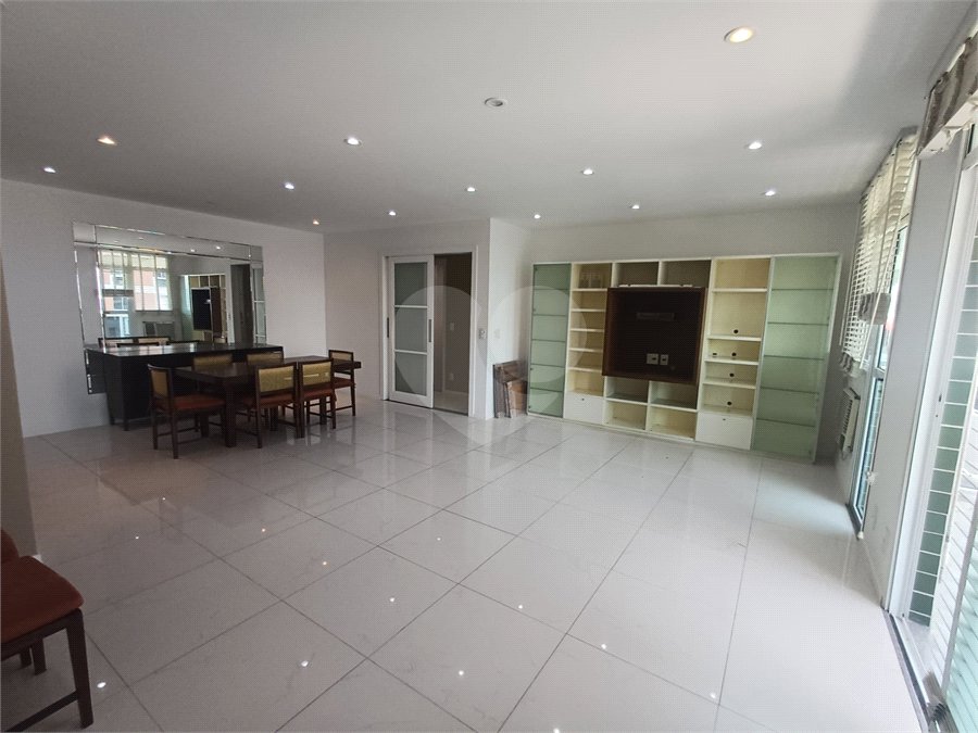 Apartamento à venda com 4 quartos, sendo 1 suíte, em Tijuca, Rio de Janeiro, RJ