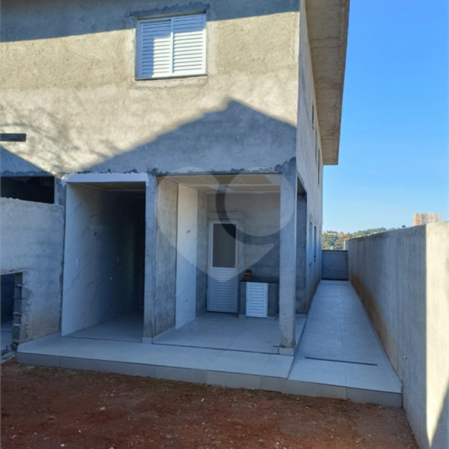 Sobrado à venda com 3 quartos, sendo 1 suíte, em Jardim do Lago, Atibaia, SP