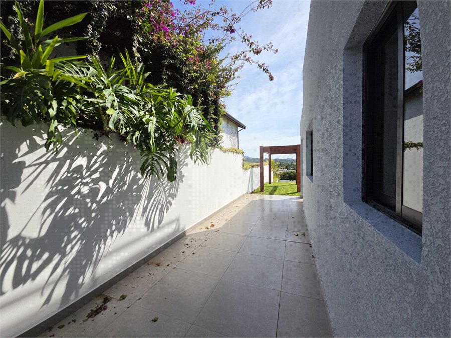 Casa à venda com 3 suítes no condomínio Village Ipanema I, Araçoiaba da Serra - SP