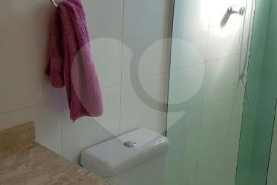 Sobrado à venda com 4 quartos, sendo 3 suítes, em Jardim Virginia Bianca, São Paulo, SP