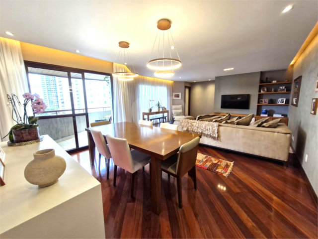Apartamento à venda com 4 quartos, sendo 2 suítes,  em Alto da Boa Vista, São Paulo, SP