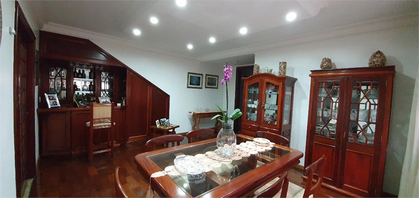 Casa à venda com 4 suítes em Vila Cordeiro, São Paulo, SP