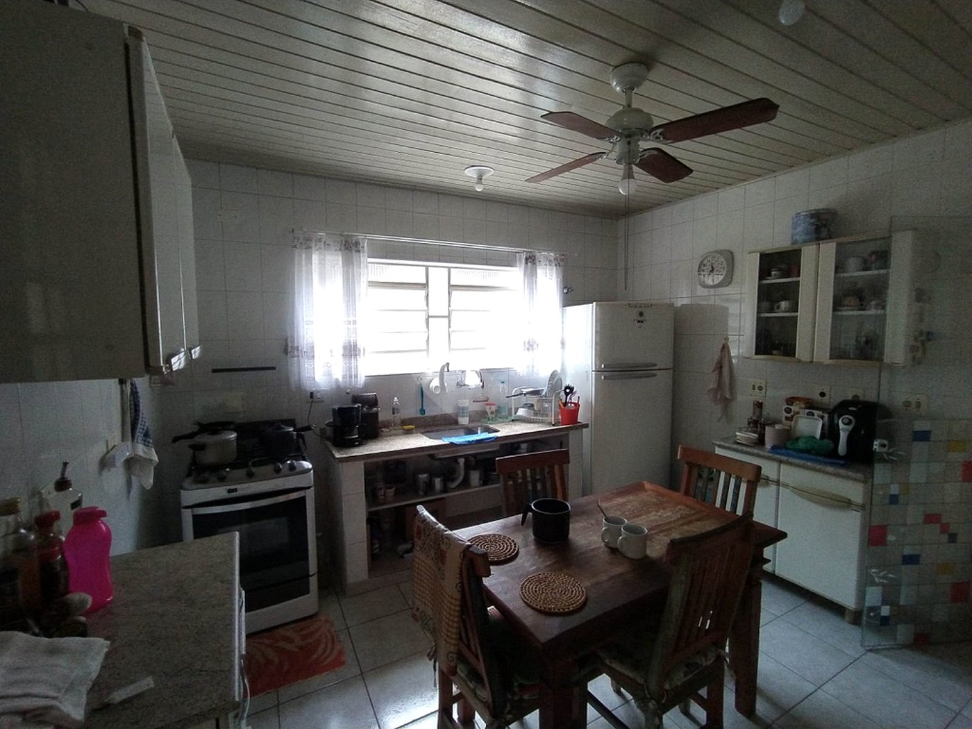 Casa à venda com 6 quartos, sendo 2 suítes, em Chora Menino, São Paulo, SP