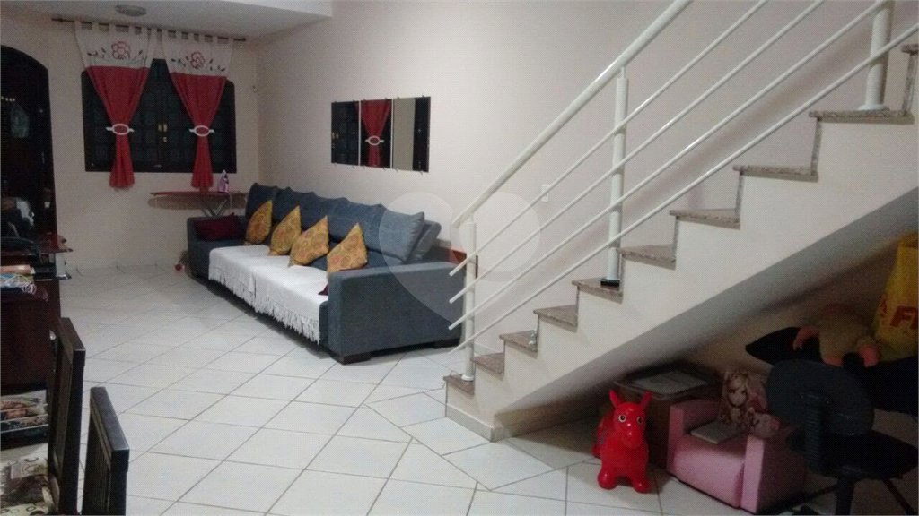 Casa à venda com 3 quartos, sendo 1 suíte,  em Vila Nova Cintra, Mogi das Cruzes, SP