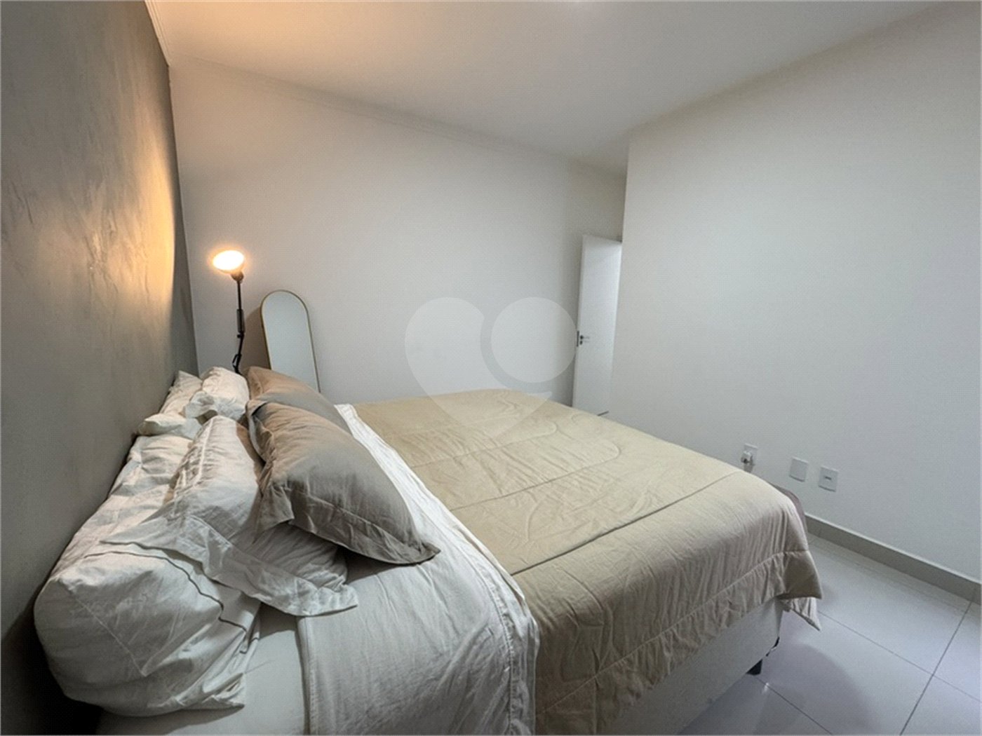 Casa à venda com 3 quartos, sendo 1 suíte, no condomínio Jardim Guarujá, Salto - SP