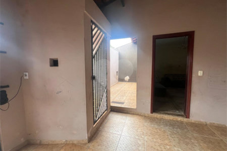 Casa à venda com 3 quartos, sendo 1 suíte, em Vila Recreio, Itapetininga, SP