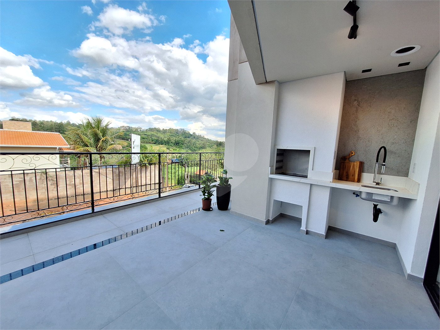 Apartamento à venda com 3 quartos, sendo 1 suíte,  no Centro, Vinhedo, SP