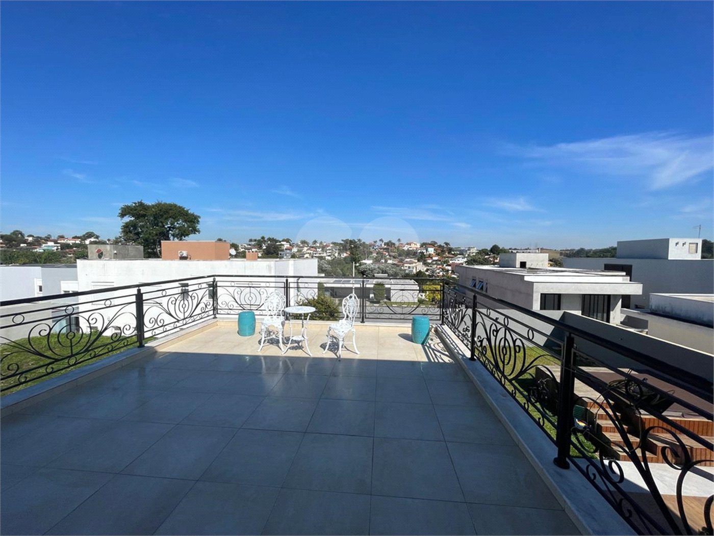 Casa à venda com 3 suítes no condomínio Arujá Verdes Lagos, Arujá - SP