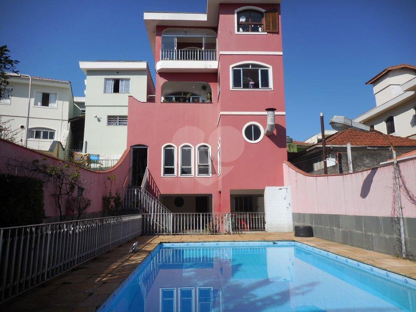 Sobrado à venda com 4 quartos, sendo 3 suítes, em Vila Gustavo, São Paulo, SP