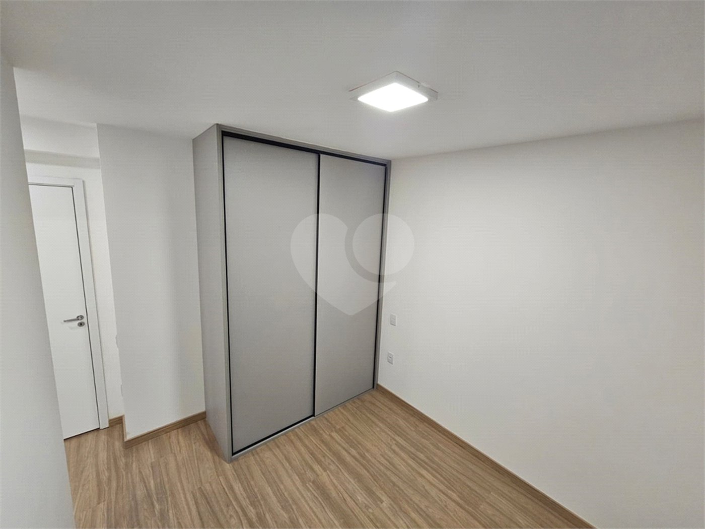Apartamento para alugar com 2 quartos, sendo 1 suíte,  em Vila Oliveira, Mogi das Cruzes, SP