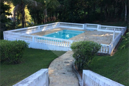 Chácara à venda com 8 quartos, sendo 3 suítes, no Centro, Bom Jesus dos Perdões, SP