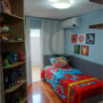 Casa à venda com 3 quartos, sendo 1 suíte, no condomínio Ville Resedá, São Paulo - SP