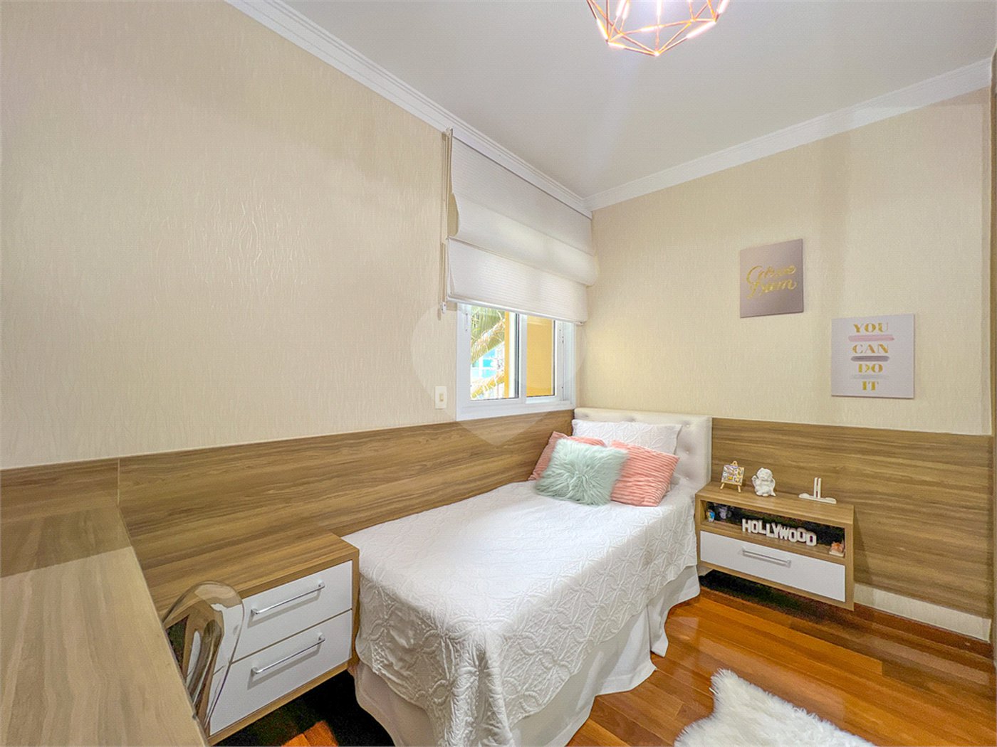 Casa à venda com 4 quartos, sendo 2 suítes,  no condomínio Floradas da Serra, São Paulo - SP