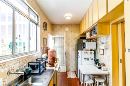 Sobrado à venda com 4 quartos, sendo 1 suíte, em Vila Cordeiro, São Paulo, SP