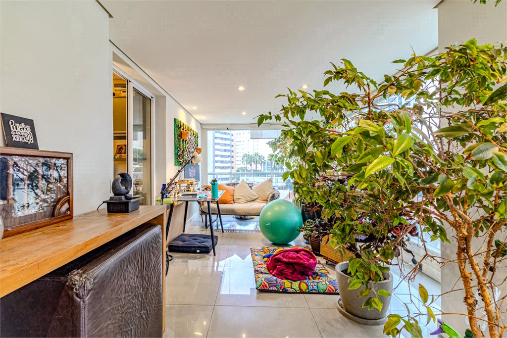Apartamento à venda com 3 suítes em Alto da Lapa, São Paulo, SP