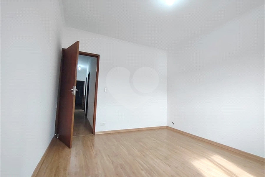 Sobrado à venda com 3 quartos, sendo 1 suíte, em Vila Pedra Branca, São Paulo, SP