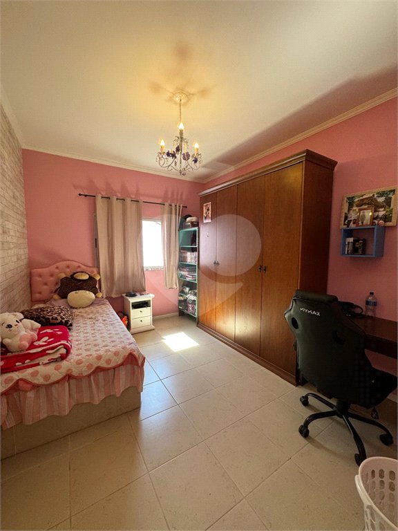 Casa à venda com 3 quartos, sendo 1 suíte, no condomínio Residencial Grape Village, Vinhedo - SP
