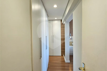 Apartamento à venda com 3 quartos, sendo 1 suíte, em Santo Amaro, São Paulo, SP