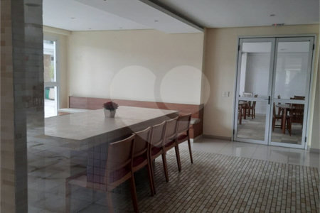 Apartamento à venda ou para alugar com 3 quartos, sendo 1 suíte, em Cidade São Francisco, São Paulo, SP